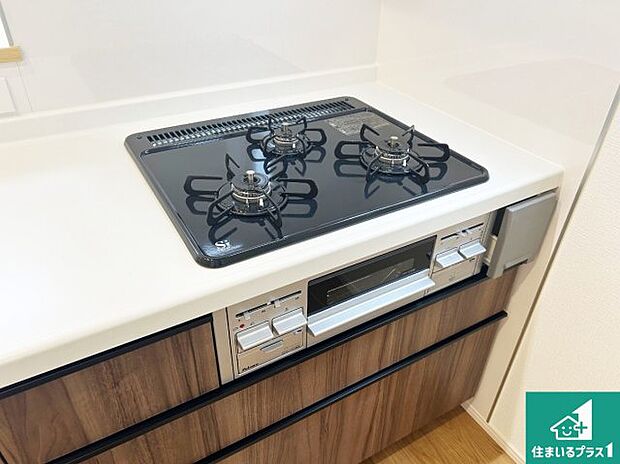 【コンロ】ダブル高火力Siセンサー付きコンロ!3口あるので、まとめて料理をする時も大活躍!