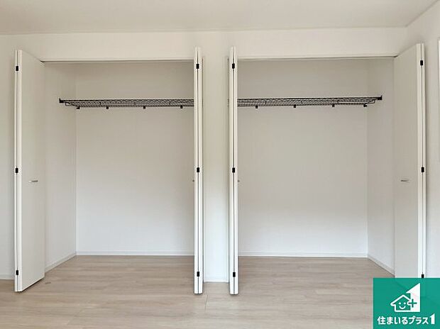 【洋室】シンプルな洋室は、自分好みのインテリアが楽しめます♪ご家族とインテリアや家具を選びに行くのは新築購入時の醍醐味の一つです。ぜひお楽しみください♪