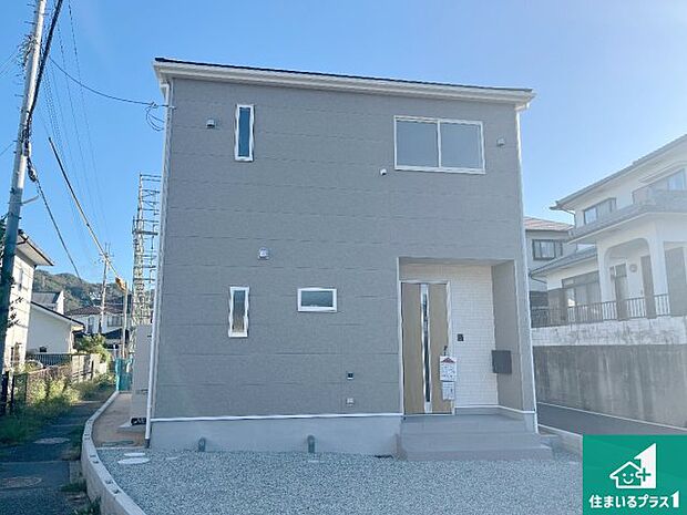 【外観】安心の10年保証!外観を美しく保ち、雨水で汚れを落とします!気になることがありましたら、お気軽にお問い合わせください!