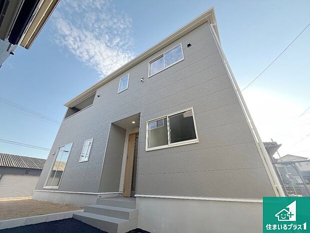 【外観】安心の10年保証!外観を美しく保ち、雨水で汚れを落とします!気になることがありましたら、お気軽にお問い合わせください!