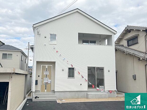 【外観】安心の10年保証！外観を美しく保ち、雨水で汚れを落とします！気になることがありましたら、お気軽にお問い合わせください！