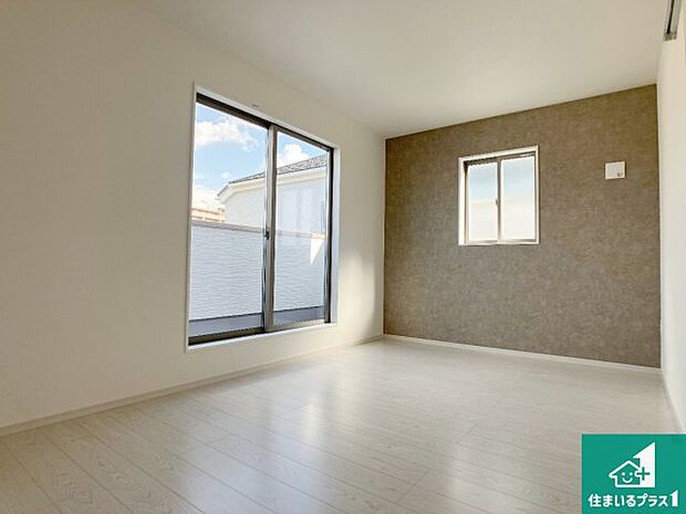 【洋室】収納スペースが充実しているので子供の成長に合わせてたくさん収納ができます!家族構成に合わせた様々な活用ができる収納!