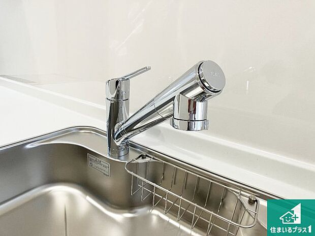 【キッチン水栓】浄水器を内蔵!炊飯時、お茶を作る時に安心してお水を使えます!お湯と冷水、浄水と原水、シャワーの切替えもワンタッチです!