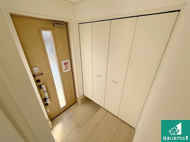 【玄関】シューズボックスにはたくさんの靴が収納できるので玄関周りはいつもスッキリ!ご家族が増えても安心!