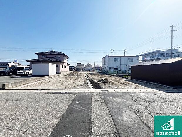 【外観】周辺は落ち着いた街並みの住宅地!子育てがしやすい住環境です!まだ未完成ですが、現地でしかわからない事もございます。是非一度ご覧ください。
