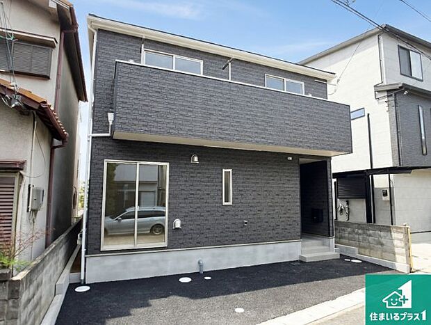 【外観】現在建築中！落ち着いた街並みで新生活を始めることが出来そう！周辺の物件も併せてご紹介させて頂きます！