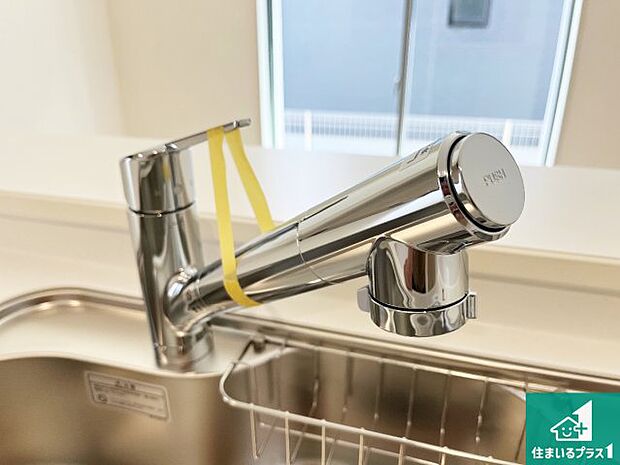 【キッチン水栓】浄水器を内蔵!炊飯時、お茶を作る時に安心してお水を使えます!お湯と冷水、浄水と原水、シャワーの切替えもワンタッチです!