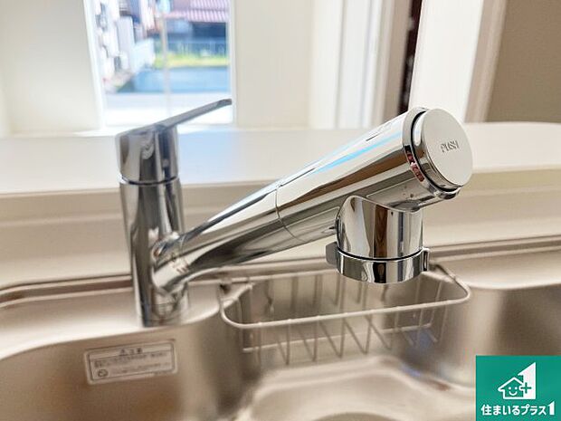 【キッチン水栓】浄水器を内蔵!炊飯時、お茶を作る時に安心してお水を使えます!お湯と冷水、浄水と原水、シャワーの切替えもワンタッチです!