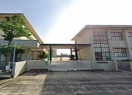 洲本市立青雲中学校 徒歩2006m