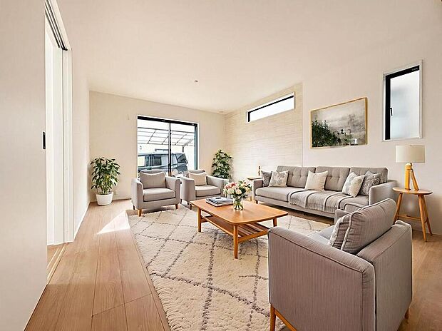 心地よい明るい雰囲気のリビング♪採光は良好です!
家族団らんの時間も増えそうなくつろぎの場所になりそうです♪
※家具をCGで加工しています。家具付き販売ではございません。