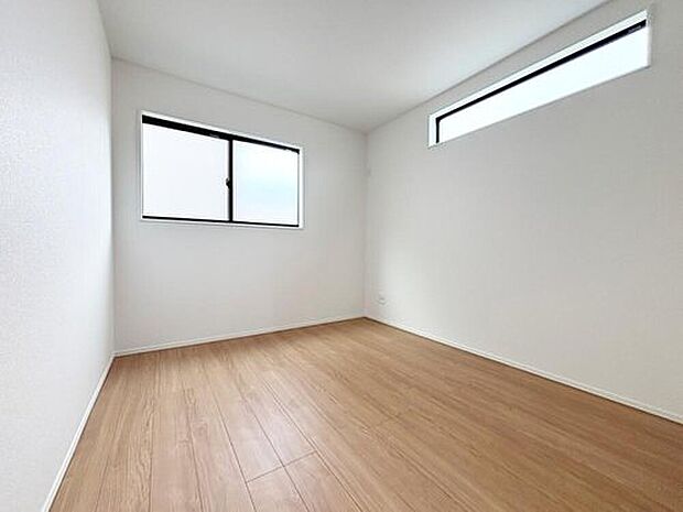 充分な広さと収納機能を備えた部屋はお子様の自発性と成長を促します。お子様の成長を支える、勉強や好きなことに没頭する学びの空間にどうぞ。