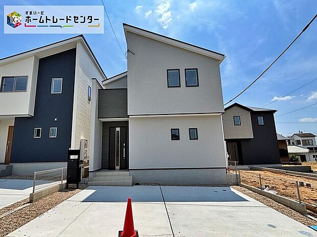 【3号棟】一戸建ての大きなメリットは、「自分の土地」を自由に使えること。好きなペットが飼えるほか、ガーデニングやDIY、車やバイクの手入れなど様々な趣味を楽しめます♪