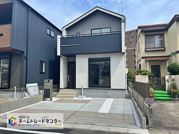 【現地外観写真】平日・お仕事帰りなど、いつでもご案内させていただきます！デザイン・目に見える設備面も大切ですが、耐震構造で地震に強い家の為、次代へ繋ぐ強固な住宅です。