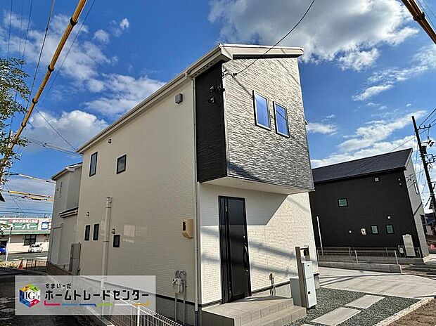 【現地外観写真】【１号棟】平日・お仕事帰りなど、いつでもご案内させていただきます！デザイン・目に見える設備面も大切ですが、耐震構造で地震に強い家の為、次代へ繋ぐ強固な住宅です。