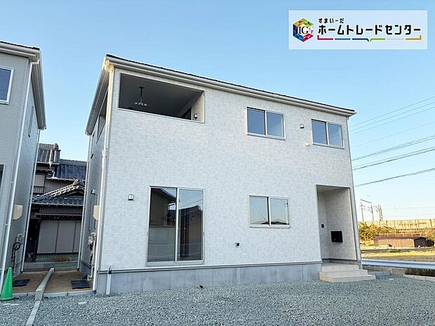 【現地外観写真】平日・お仕事帰りなど、いつでもご案内させていただきます！デザイン・目に見える設備面も大切ですが、耐震構造で地震に強い家の為、次代へ繋ぐ強固な住宅です。