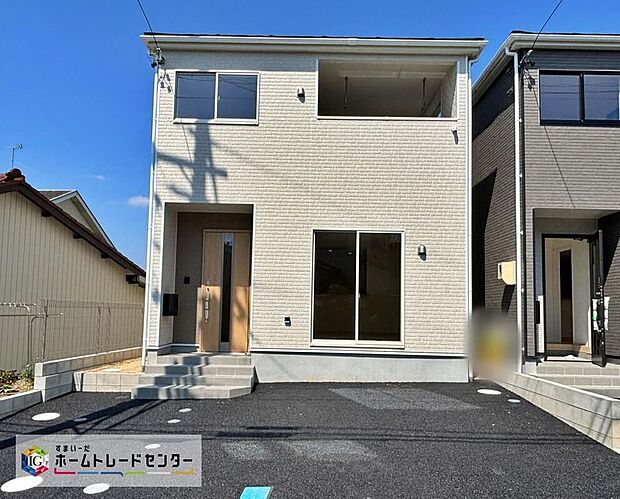 【完成予想図(外観)】（１号棟）当日のご見学予約も承ります。同じものは２つとない「夢のマイホーム」との出会いが待っているかもしれません。