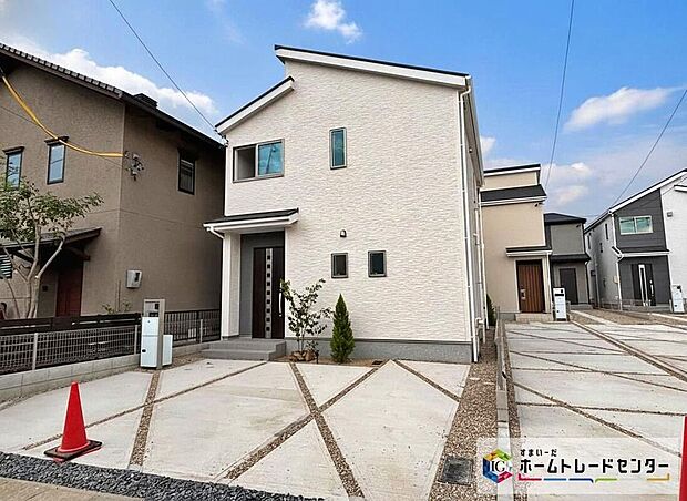 【現地外観写真】【5号棟】一戸建ての大きなメリットは、「自分の土地」を自由に使えること。好きなペットが飼えるほか、ガーデニングやDIY、車やバイクの手入れなど様々な趣味を楽しめます♪