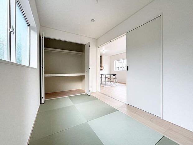 【リビング以外の居室】洋風和室有り!和の雰囲気が居心地の良い空間を作り出します。