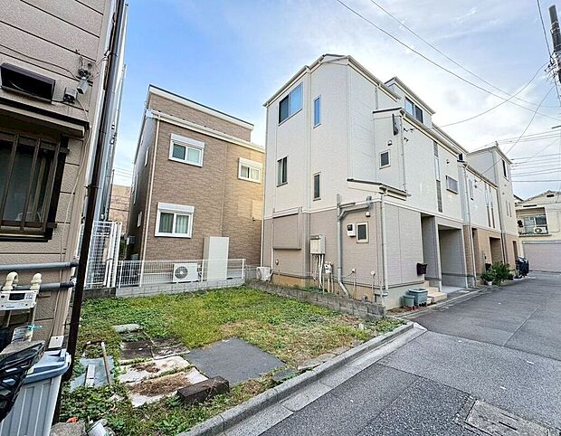 【現地】(2025年12月)撮影 コンパクトな区画だからこそ叶う、暮らしの効率と快適さ。無駄を省いた住まいは、家事動線もスムーズで、日々の暮らしにゆとりを生み出します。