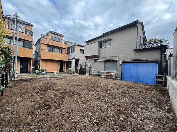 【現地】（2025年12月）撮影整形地ならではの使いやすさが魅力の72m2超の土地。暮らしやすさに繋がる利便性の高い区画です。