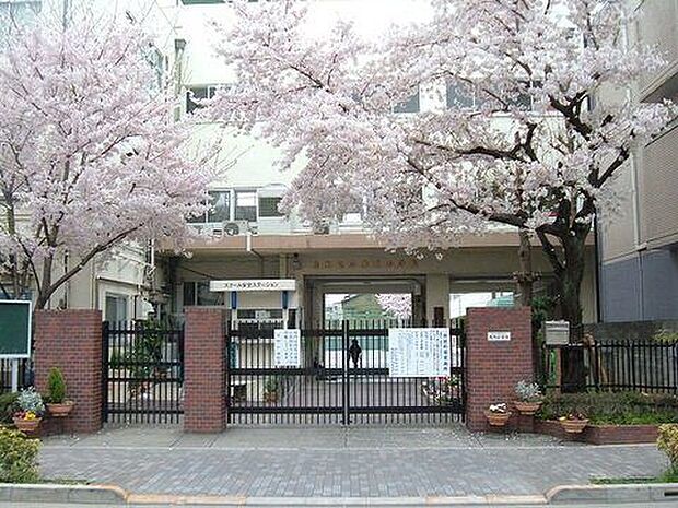荒川区立大門小学校（約430m）