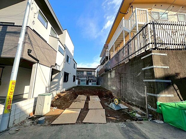 【前面道路含む外観】【現地】（2025年12月）撮影