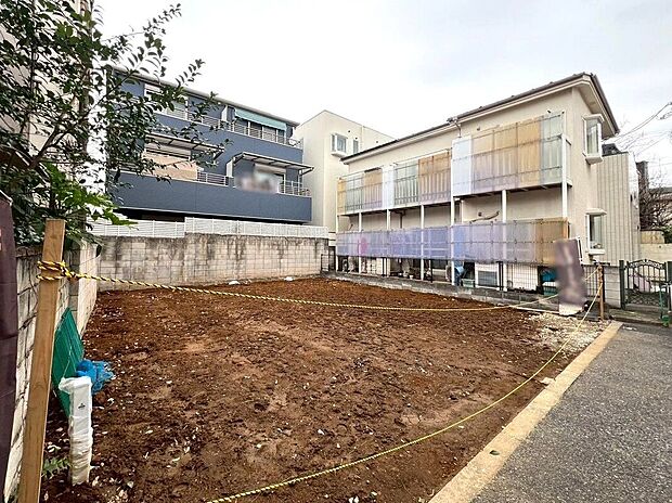 【前面道路含む外観】【外観】（2025年12月）撮影