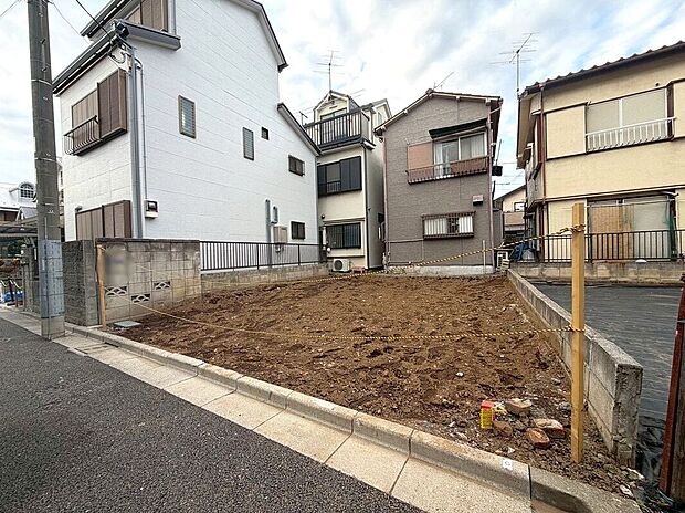 【前面道路含む外観】【現地】（2026年4月）撮影