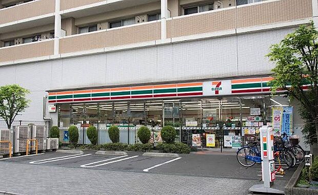 セブン-イレブン 北区滝野川3丁目店(約200m)