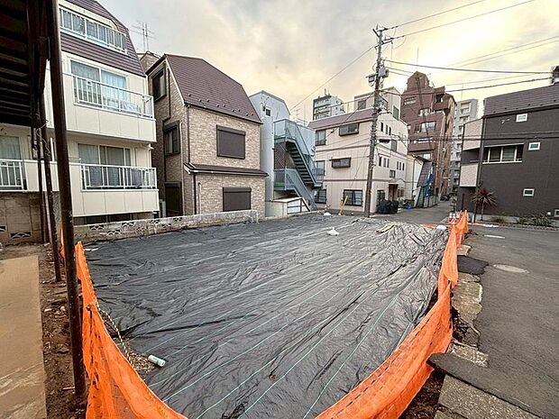 【前面道路含む現地写真】【現地】(2026年8月)撮影 ゆとりある約34坪。大型3階建てプランが叶います。