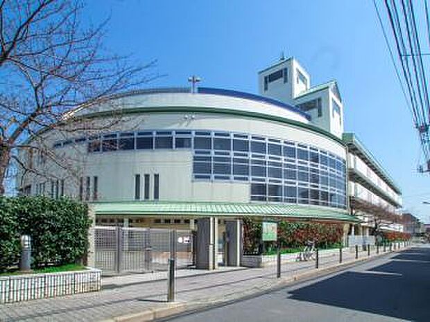 大田区立羽田小学校(約800m)