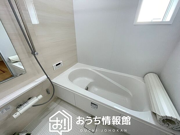 現地写真(浴室)
浴室暖房乾燥機付き。1坪タイプで広々です。