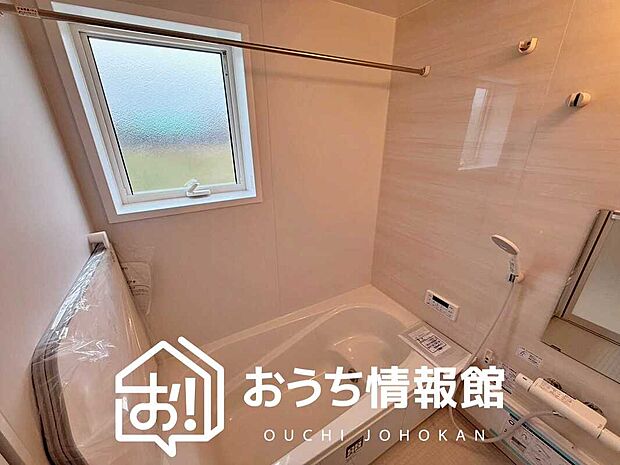 現地写真(浴室)
浴室暖房乾燥機付き。1坪タイプで広々です。