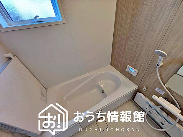 現地写真(浴室)
浴室暖房乾燥機付き。1坪タイプで広々です。