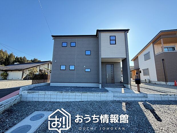 現地写真（外観）
限定１邸
駐車３台可能