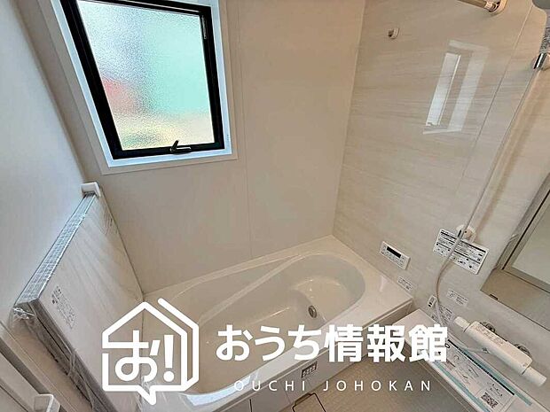 現地写真(浴室)
浴室暖房乾燥機付き。1坪タイプで広々です。