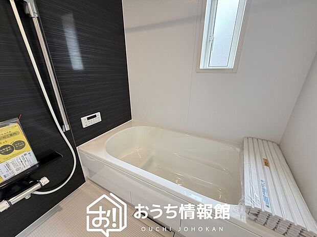 現地写真(浴室)
浴室暖房乾燥機付き。1坪タイプで広々です。