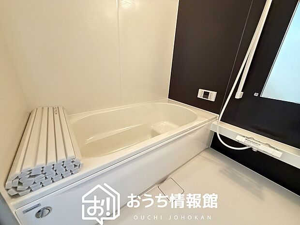 現地写真(浴室)
浴室暖房乾燥機付き。1坪タイプで広々です。