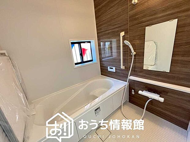 現地写真(浴室)
浴室暖房乾燥機付き。1坪タイプで広々です。