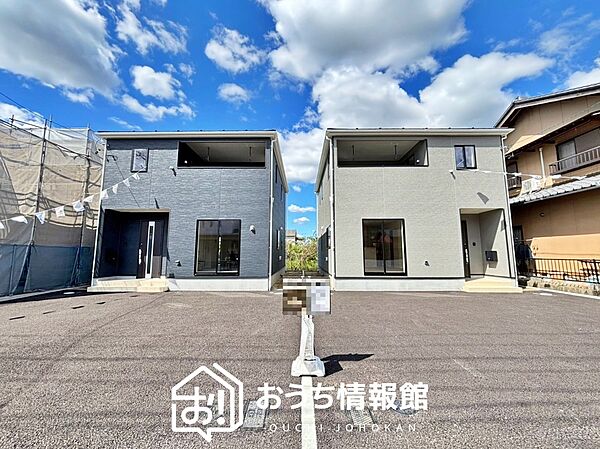 現地写真（街並み）
全２邸
駐車３台可能