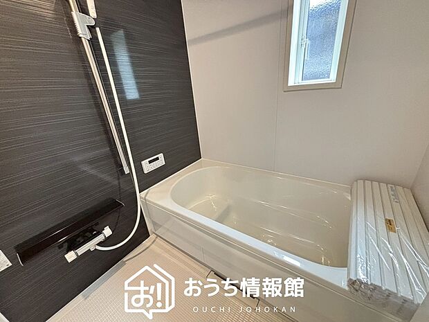 現地写真(浴室)
浴室暖房乾燥機付き。1坪タイプで広々です。