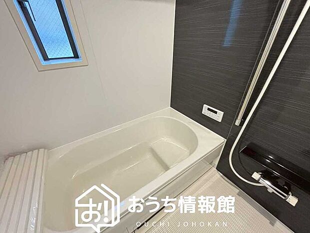 現地写真(浴室)
浴室暖房乾燥機付き。1坪タイプで広々です。
