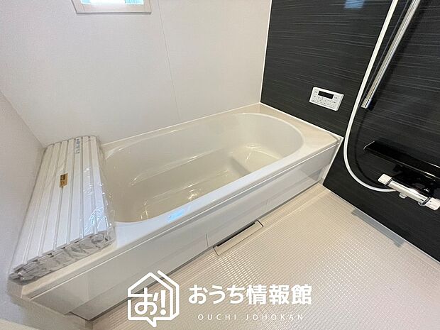 現地写真(浴室)
浴室暖房乾燥機付き。1坪タイプで広々です。