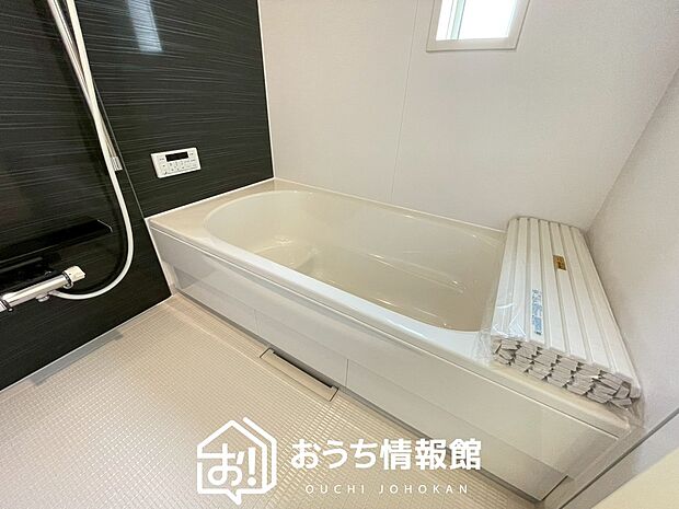 現地写真(浴室)
浴室暖房乾燥機付き。1坪タイプで広々です。