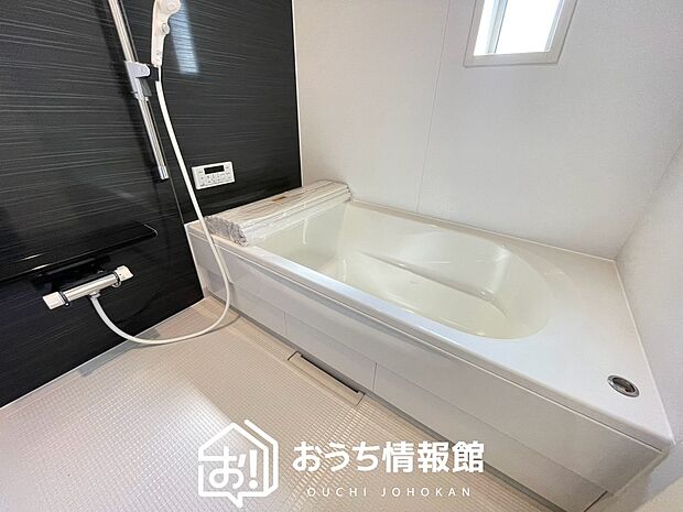 現地写真(浴室)
浴室暖房乾燥機付き。1坪タイプで広々です。