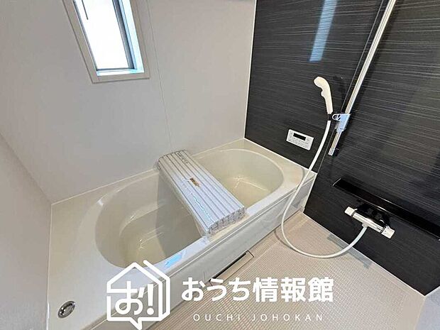 現地写真(浴室)
浴室暖房乾燥機付き。1坪タイプで広々です。