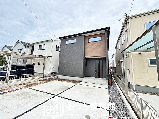 現地写真（街並み）
全２邸
駐車３台可能
