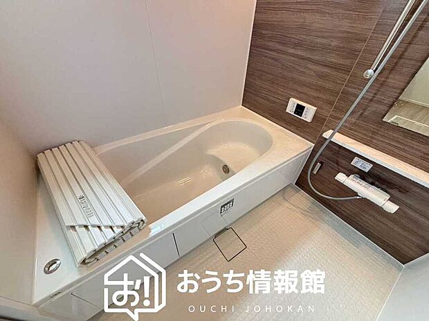 現地写真(浴室)
浴室暖房乾燥機付き。1坪タイプで広々です。