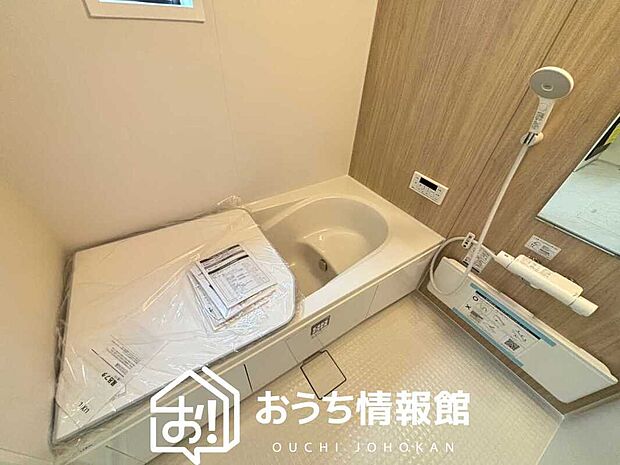 現地写真(浴室)
浴室暖房乾燥機付き。1坪タイプで広々です。