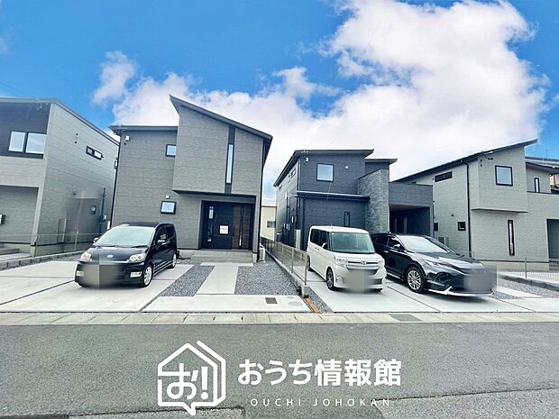 現地写真(街並み)
全7邸
駐車3台可能